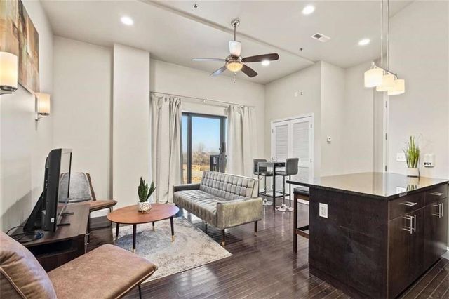 2940 Baltimore Avenue 1001, Kansas City, MO 64108