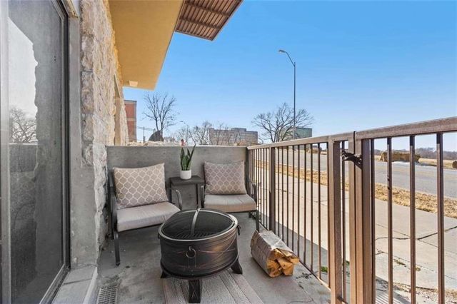 2940 Baltimore Avenue 1001, Kansas City, MO 64108