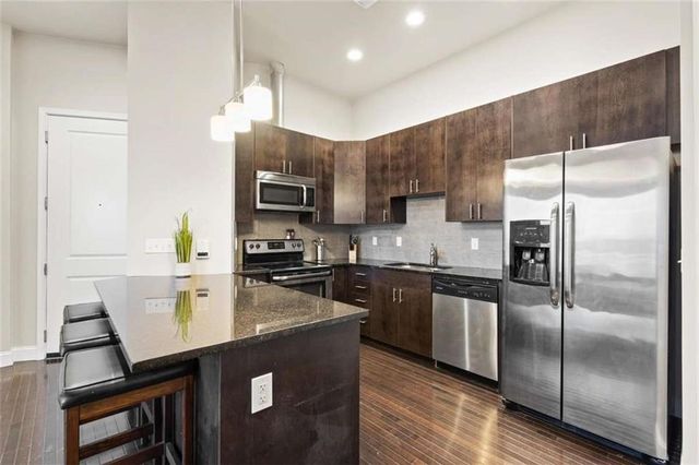 2940 Baltimore Avenue 1001, Kansas City, MO 64108