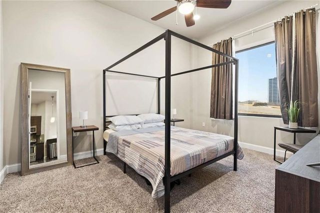 2940 Baltimore Avenue 1001, Kansas City, MO 64108