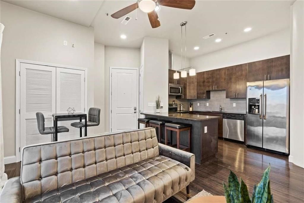 2940 Baltimore Avenue 1001, Kansas City, MO 64108