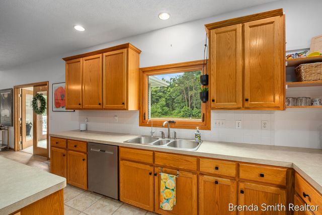 12189 White Pine Drive, Allendale, MI 49401