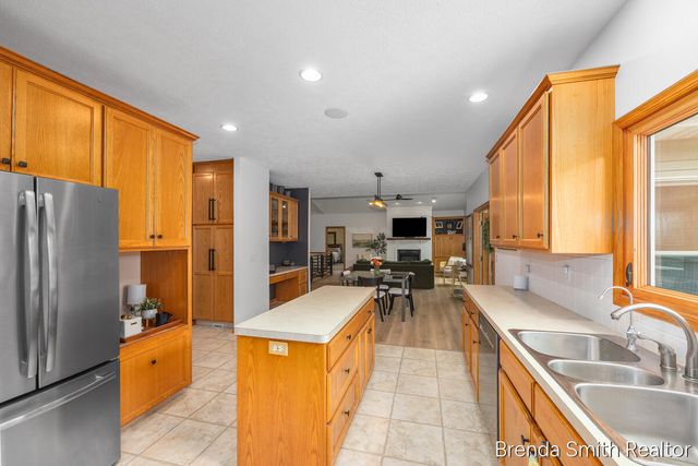 12189 White Pine Drive, Allendale, MI 49401