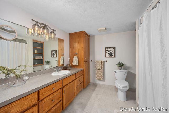12189 White Pine Drive, Allendale, MI 49401