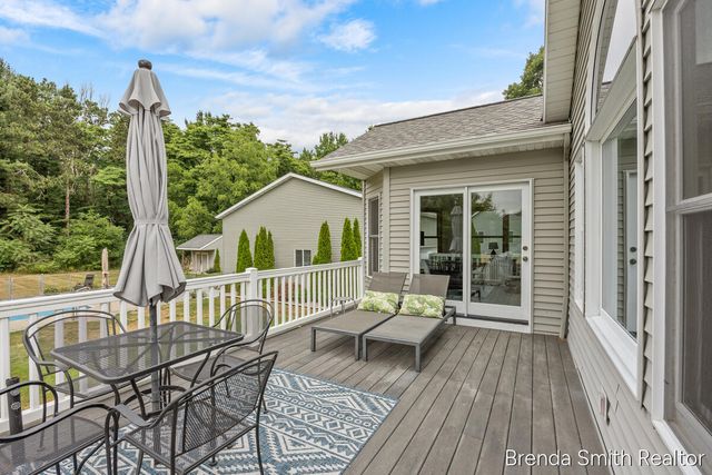 12189 White Pine Drive, Allendale, MI 49401