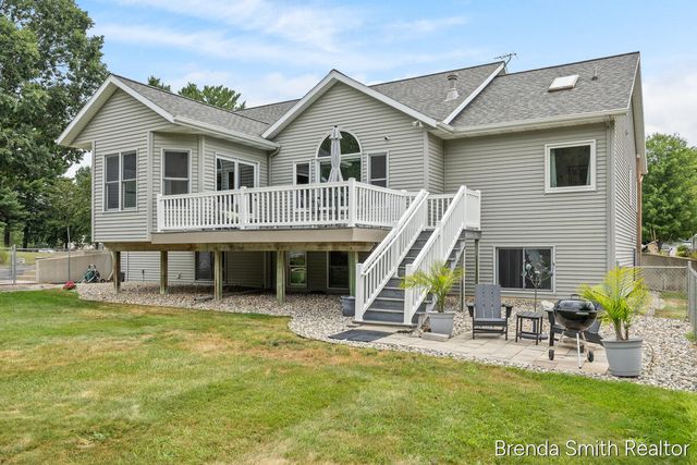 12189 White Pine Drive, Allendale, MI 49401