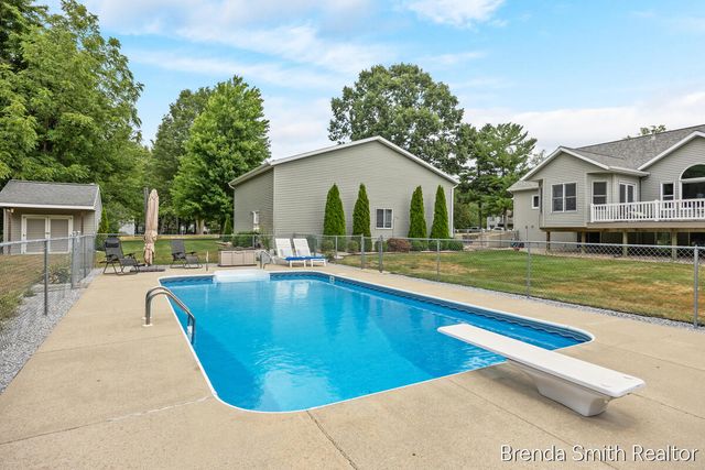 12189 White Pine Drive, Allendale, MI 49401