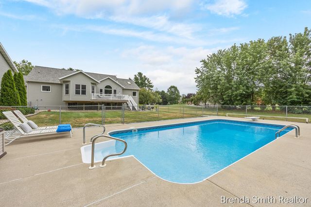 12189 White Pine Drive, Allendale, MI 49401