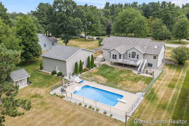 12189 White Pine Drive, Allendale, MI 49401