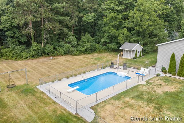 12189 White Pine Drive, Allendale, MI 49401