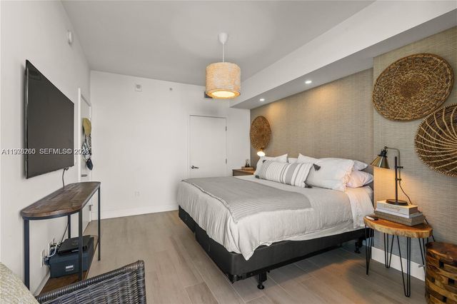 16385 Biscayne Blvd 2406, North Miami Beach, FL 33160