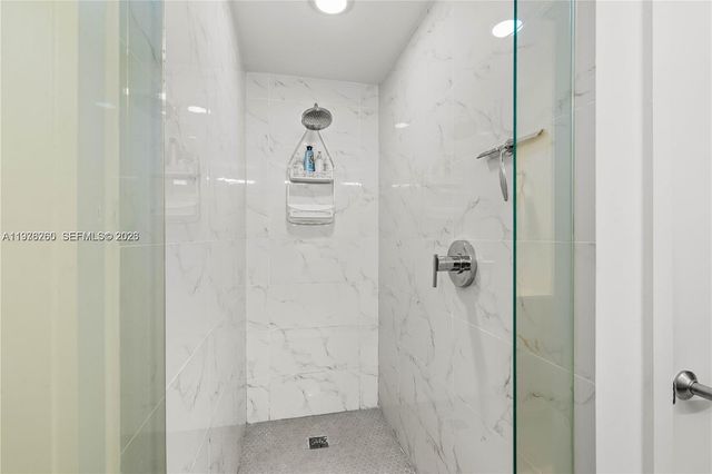 16385 Biscayne Blvd 2406, North Miami Beach, FL 33160