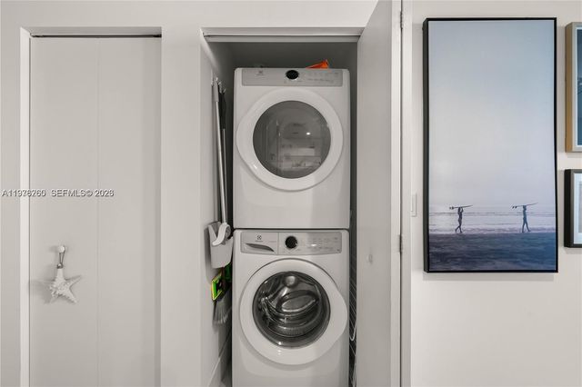 16385 Biscayne Blvd 2406, North Miami Beach, FL 33160