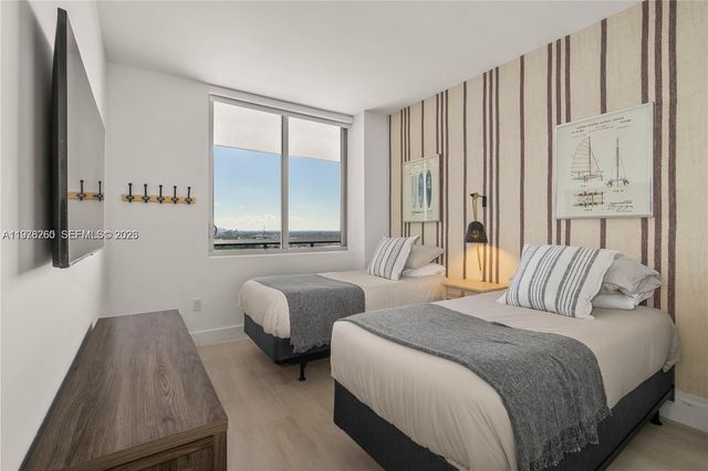 16385 Biscayne Blvd 2406, North Miami Beach, FL 33160