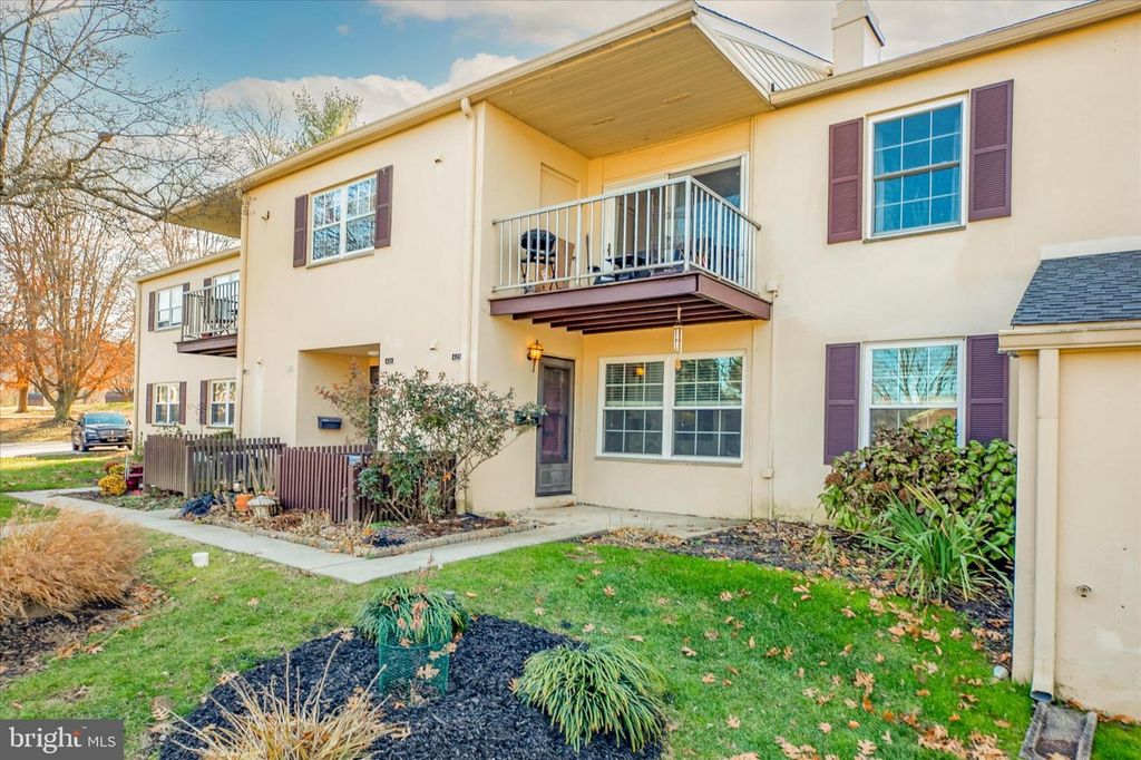 425 OLD FORGE CROSSING, DEVON, PA 19333 — exterior