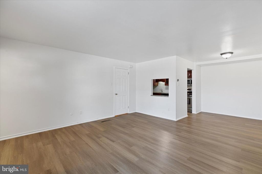 425 OLD FORGE CROSSING, DEVON, PA 19333 — photo 4