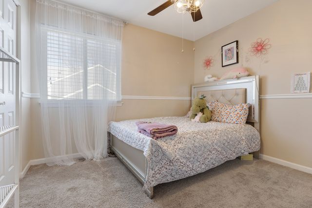 7 Elizabeth Court, Lake In The Hills, IL 60156