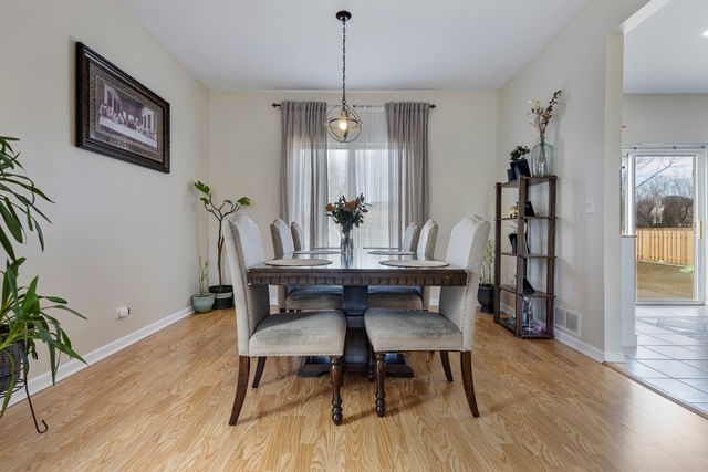 7 Elizabeth Court, Lake In The Hills, IL 60156