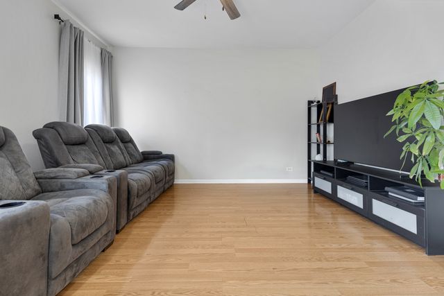 7 Elizabeth Court, Lake In The Hills, IL 60156