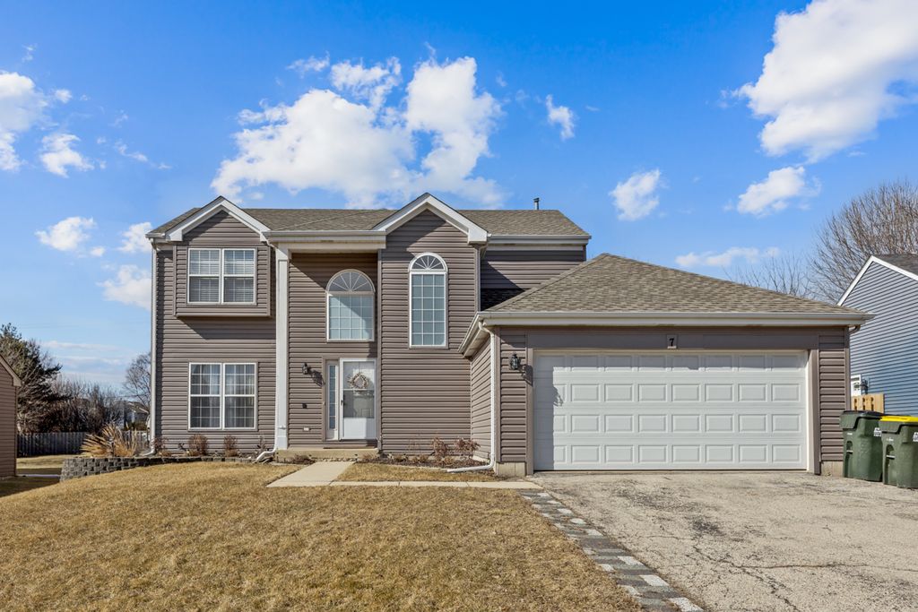 7 Elizabeth Court, Lake In The Hills, IL 60156