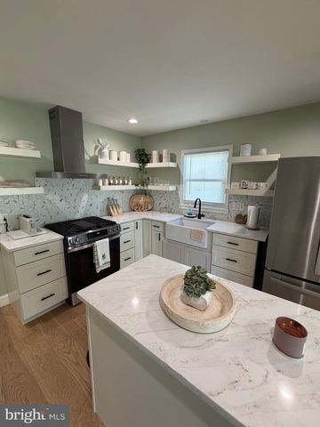 320 LOWELL AVE, Mount Ephraim, NJ 08059