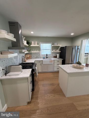 320 LOWELL AVE, Mount Ephraim, NJ 08059