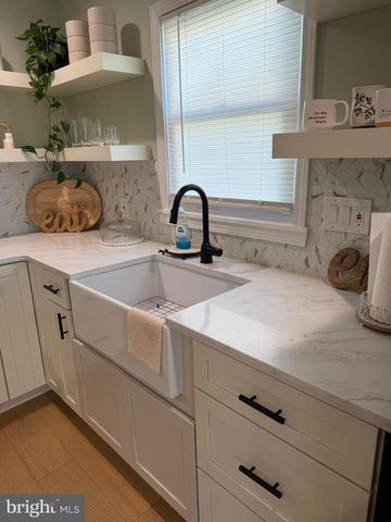 320 LOWELL AVE, Mount Ephraim, NJ 08059