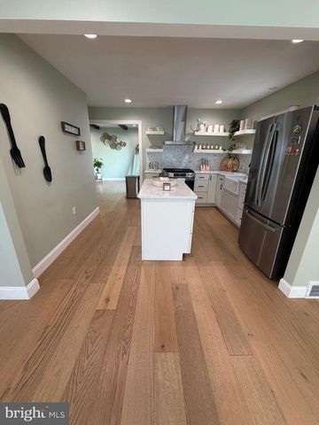 320 LOWELL AVE, Mount Ephraim, NJ 08059