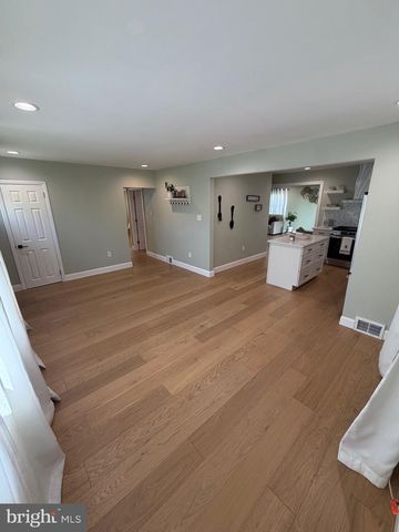 320 LOWELL AVE, Mount Ephraim, NJ 08059