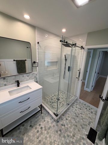 320 LOWELL AVE, Mount Ephraim, NJ 08059