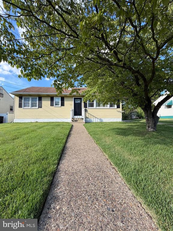 320 LOWELL AVE, Mount Ephraim, NJ 08059