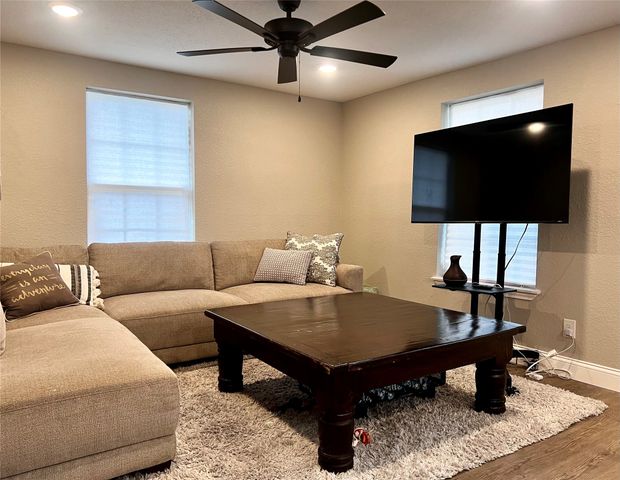 200 San Angelo Avenue, Benbrook, TX 76126