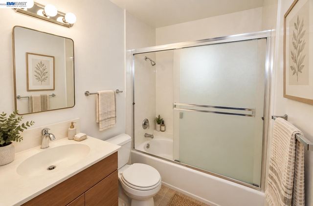 24675 Townsend Ave, Hayward, CA 94544