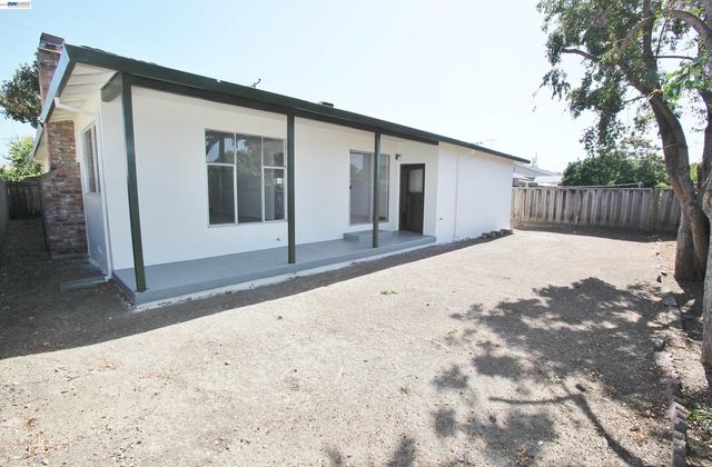 24675 Townsend Ave, Hayward, CA 94544