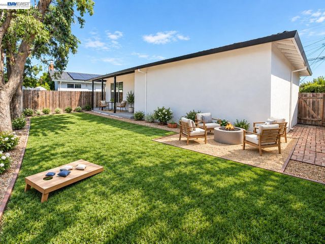 24675 Townsend Ave, Hayward, CA 94544