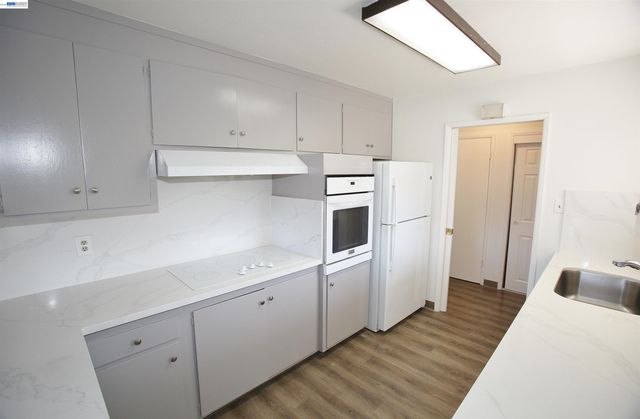 24675 Townsend Ave, Hayward, CA 94544