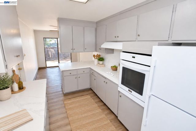 24675 Townsend Ave, Hayward, CA 94544
