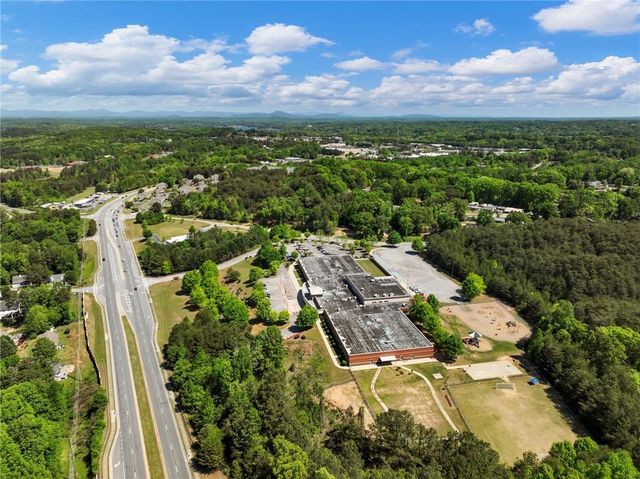 3022 Waterford Drive, Gainesville, GA 30504