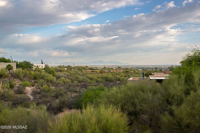 5066 N Placita Cholula, Tucson, AZ 85718