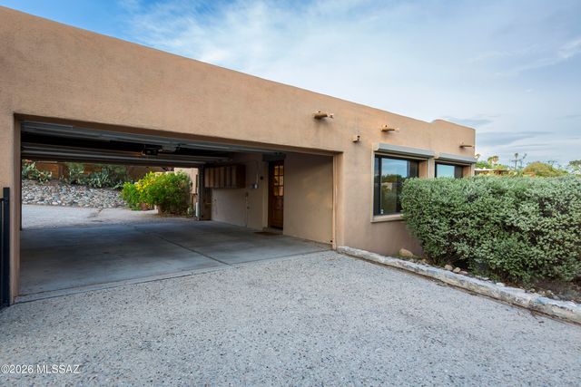 5066 N Placita Cholula, Tucson, AZ 85718
