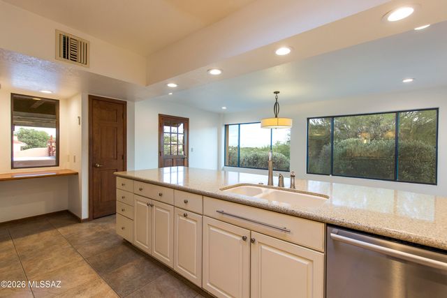 5066 N Placita Cholula, Tucson, AZ 85718