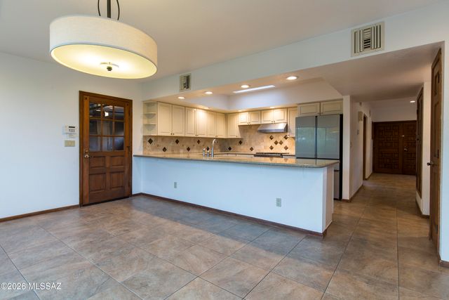 5066 N Placita Cholula, Tucson, AZ 85718