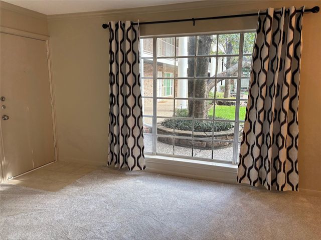 2121 Fountain View Drive 39, Houston, TX 77057