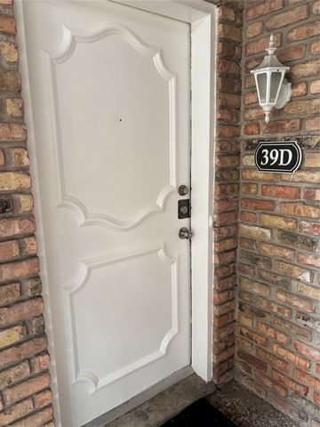 2121 Fountain View Drive 39, Houston, TX 77057