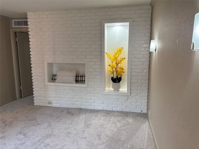 2121 Fountain View Drive 39, Houston, TX 77057