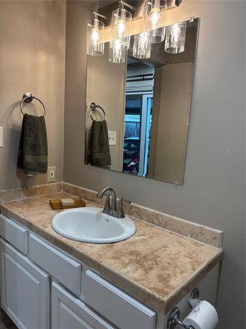 2121 Fountain View Drive 39, Houston, TX 77057