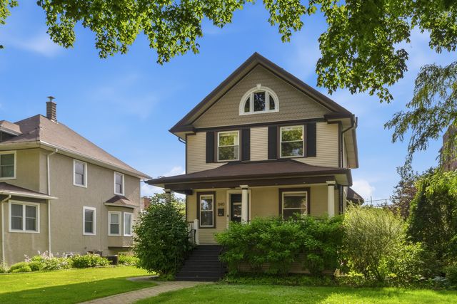 840 S Humphrey Avenue, Oak Park, IL 60304
