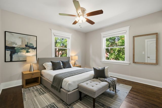 840 S Humphrey Avenue, Oak Park, IL 60304