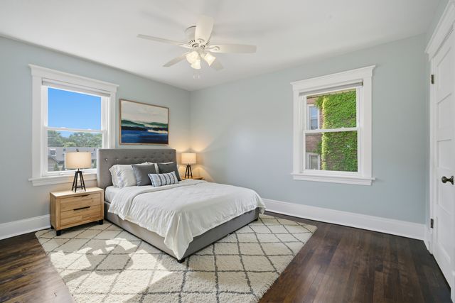 840 S Humphrey Avenue, Oak Park, IL 60304