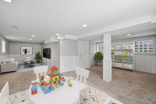 840 S Humphrey Avenue, Oak Park, IL 60304